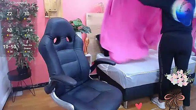 Snapshot of scarlet-foox chatting on 30, 9, 2025 scarlet-foox online show from 30, 9, 2025