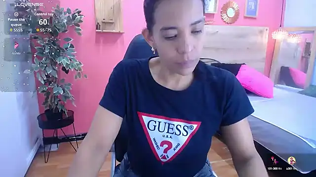 Snapshot of scarlet-foox chatting on 12, 10, 2025 scarlet-foox online show from 12, 10, 2025