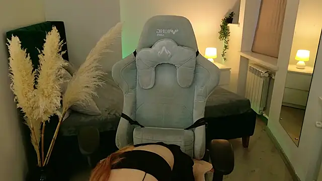 Love Call online show from 28, 9, 2025