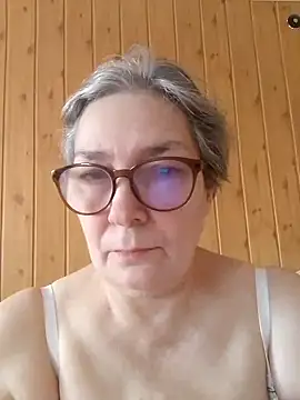 Snapshot of IrinaSweet54 chatting on 5, 3, 2025 IrinaSweet54 online show from 5, 3, 2025