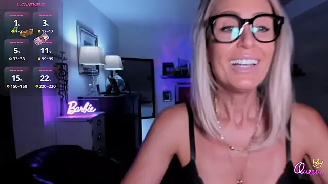Snapshot of VelvetBarbie chatting on 23, 4, 2026 VelvetBarbie online show from 23, 4, 2026