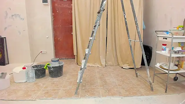 YourSuperModel online show from 1, 2, 2025