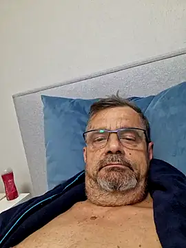 axecoman60 online show from 28, 2, 2025