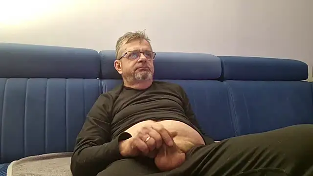 axecoman60 online show from 18, 3, 2025