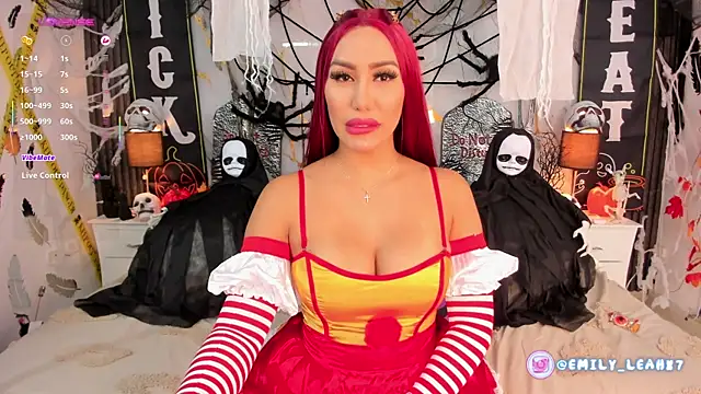 Snapshot of EmilyLeah_ chatting on 3, 10, 2025 EmilyLeah online show from 3, 10, 2025