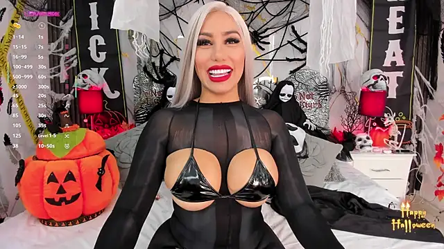 Snapshot of EmilyLeah_ chatting on 9, 10, 2025 EmilyLeah online show from 9, 10, 2025