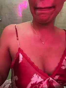 Snapshot of EmilyLeah_ chatting on 26, 11, 2025 EmilyLeah online show from 26, 11, 2025