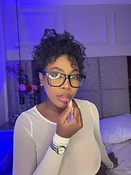 Lola King online show from 7, 3, 2026