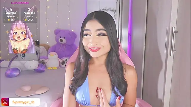Snapshot of urfavprettygirl chatting on 11, 10, 2025 urfavprettygirl online show from 11, 10, 2025