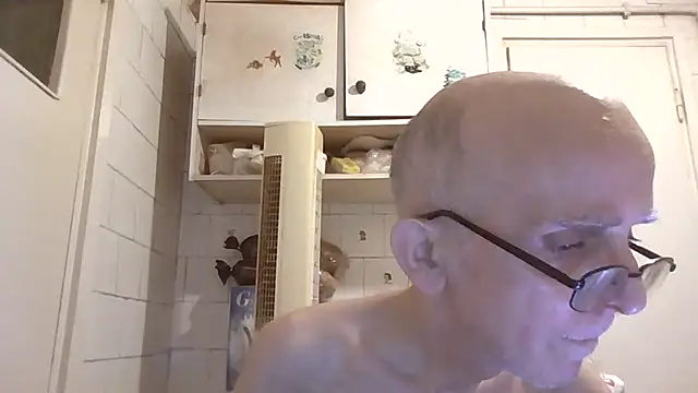 Snapshot of mariusica1@xh chatting on 29, 6, 2026 mariusica1xh online show from 29, 6, 2026