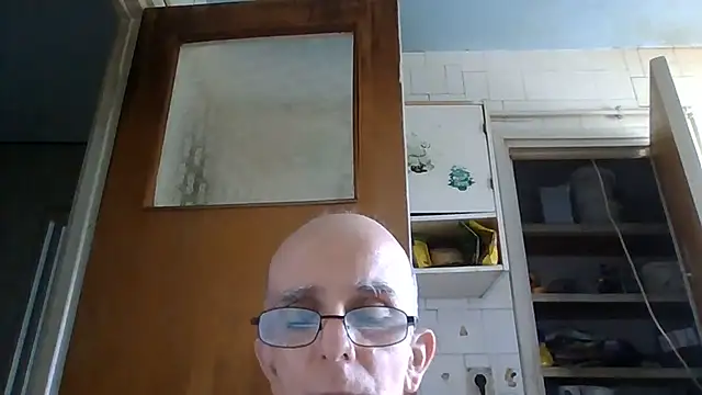 Snapshot of mariusica1@xh chatting on 2, 7, 2026 mariusica1xh online show from 2, 7, 2026