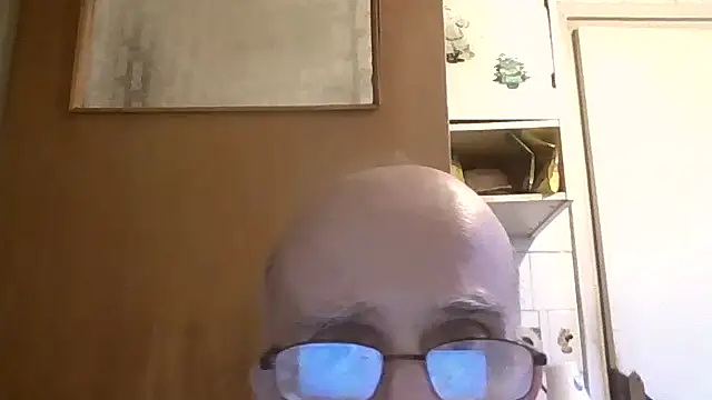 Snapshot of mariusica1@xh chatting on 15, 7, 2026 mariusica1xh online show from 15, 7, 2026