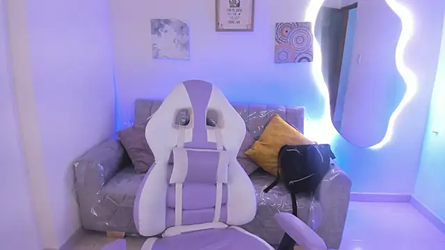 Charlotte cowell sub1  online show from 13, 1, 2026