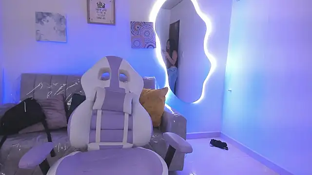 Charlotte cowell sub1  online show from 16, 1, 2026