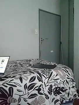 Userio072 online show from 5, 2, 2025