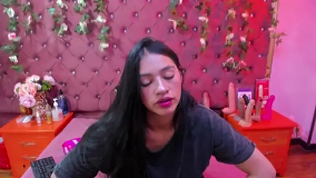 Mariana Prin online show from 7, 11, 2025