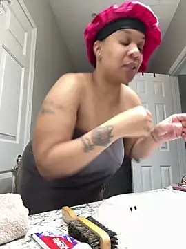 Snapshot of SexyHoneyRedd chatting on 17, 1, 2025 SexyHoneyRedd online show from 17, 1, 2025