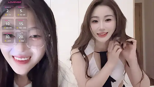 Snapshot of Sweet-Angel999 chatting on 5, 1, 2025 Sweet-Angel999 online show from 5, 1, 2025