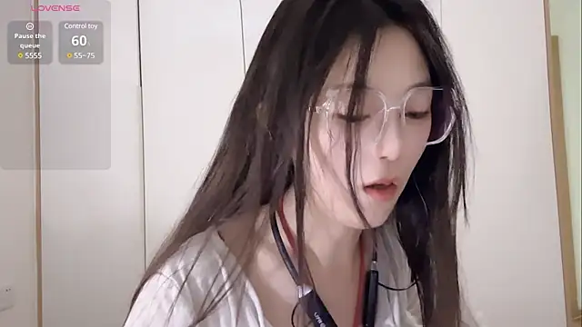 Snapshot of Sweet-Angel999 chatting on 3, 3, 2025 Sweet-Angel999 online show from 3, 3, 2025