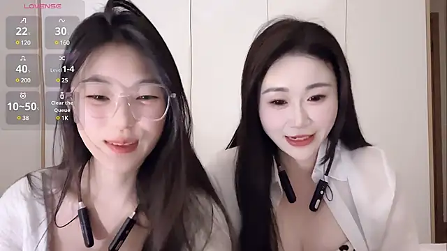 Snapshot of Sweet-Angel999 chatting on 4, 3, 2025 Sweet-Angel999 online show from 4, 3, 2025