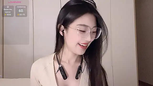 Snapshot of Sweet-Angel999 chatting on 19, 3, 2025 Sweet-Angel999 online show from 19, 3, 2025