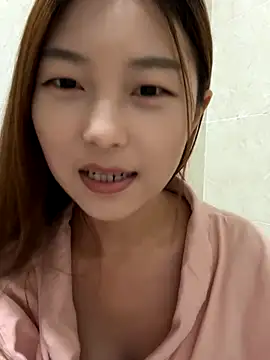 Snapshot of Sweet-Angel999 chatting on 8, 11, 2025 Sweet-Angel999 online show from 8, 11, 2025