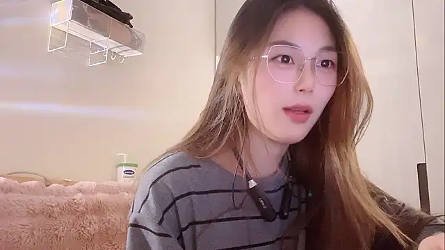 Sweet-Angel999 online show from 14, 1, 2026