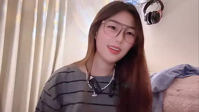 Snapshot of Sweet-Angel999 chatting on 6, 2, 2026 Sweet-Angel999 online show from 6, 2, 2026