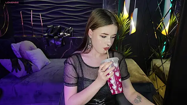 Lily Moonlight online show from 15, 1, 2025