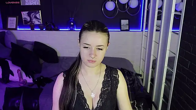 Lily Moonlight online show from 20, 2, 2025