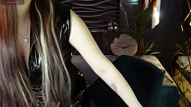 Lily Moonlight online show from 20, 3, 2025