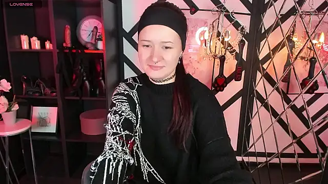 Lily Moonlight online show from 27, 2, 2026