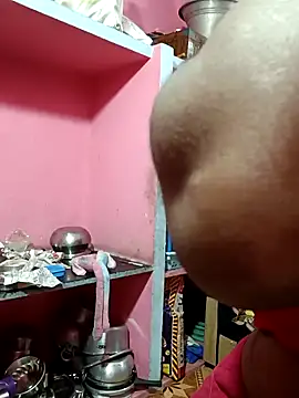 Snapshot of Renuma chatting on 30, 11, 2025 Renuma online show from 30, 11, 2025