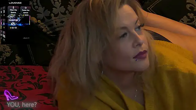 Snapshot of ZoeMesmerize chatting on 1, 12, 2025 ZoeMesmerize online show from 1, 12, 2025