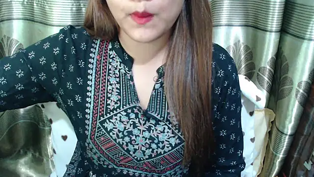 Snapshot of queen_angelina chatting on 13, 3, 2026 queen angelina online show from 13, 3, 2026
