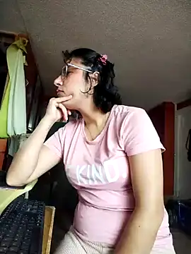 Snapshot of Im_Alma_ chatting on 11, 3, 2025 Im Alma online show from 11, 3, 2025