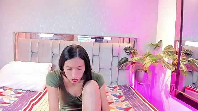 Snapshot of RoseTaylor__ chatting on 4, 3, 2026 RoseTaylor online show from 4, 3, 2026