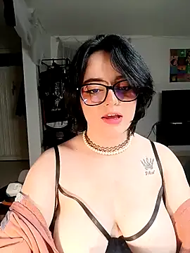 Lin-cute online show from 21, 2, 2025