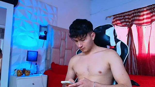 santyago taylor online show from 20, 12, 2024