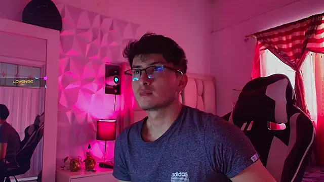 santyago taylor online show from 28, 12, 2024