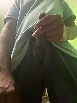 Snapshot of pussylover143x chatting on 27, 11, 2025 pussylover143x online show from 27, 11, 2025