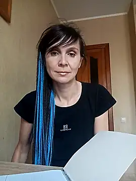 Francenia lolis online show from 11, 10, 2025