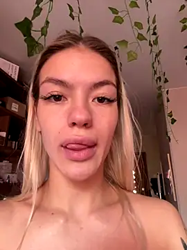 Snapshot of -Sexy_Barbie- chatting on 7, 10, 2025 -Sexy Barbie- online show from 7, 10, 2025