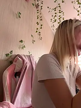 Snapshot of -Sexy_Barbie- chatting on 13, 10, 2025 -Sexy Barbie- online show from 13, 10, 2025