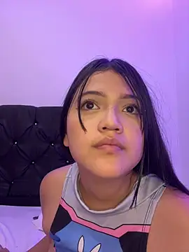 alisson carolina73 online show from 4, 1, 2025