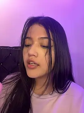 alisson carolina73 online show from 6, 1, 2025