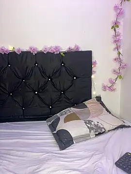 alisson carolina73 online show from 18, 1, 2025