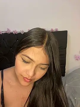 alisson carolina73 online show from 28, 1, 2025