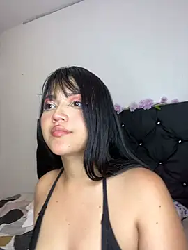 alisson carolina73 online show from 28, 2, 2025