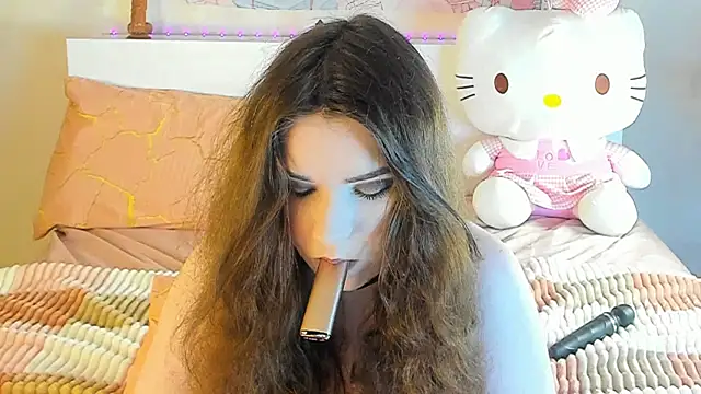 kuraii1  online show from 1, 2, 2025